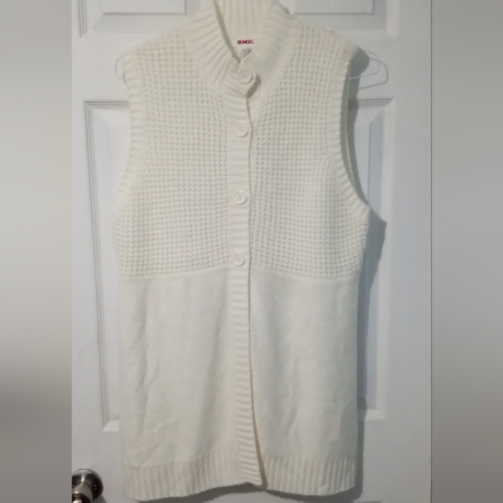 Cream Sleeveless Button-Up Sweater Vest